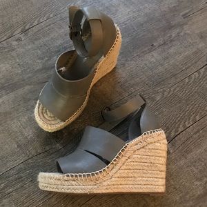 Treasure & Bond Platform Wedge Sandal - Size 4